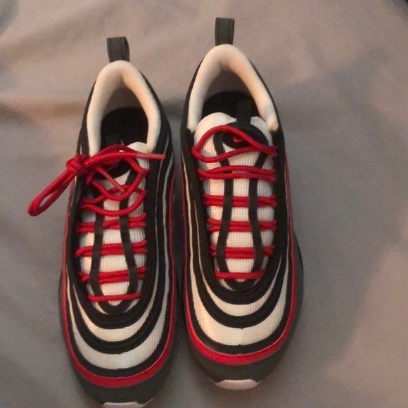 Shoes - Picture 4 of 7